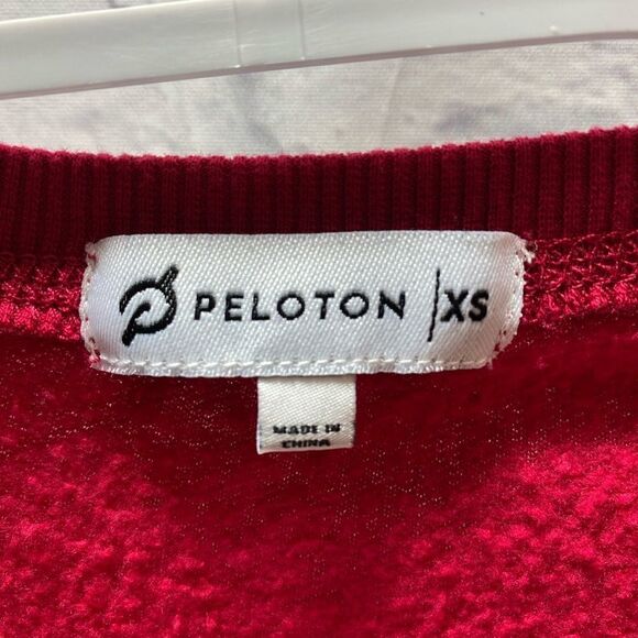 PELOTON • modern side slit weekender top - Picture 3 of 4